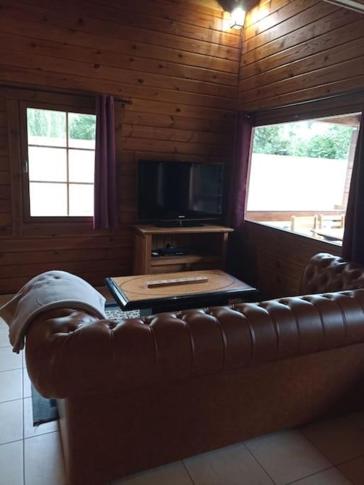 Bury  Chalet A La Campagne מראה חיצוני תמונה
